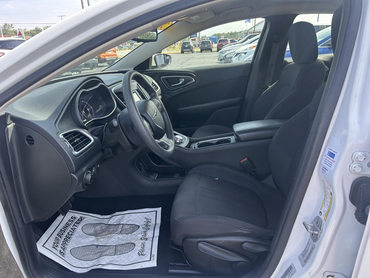 Chrysler 200 4dr Sdn Limited FWD 2015