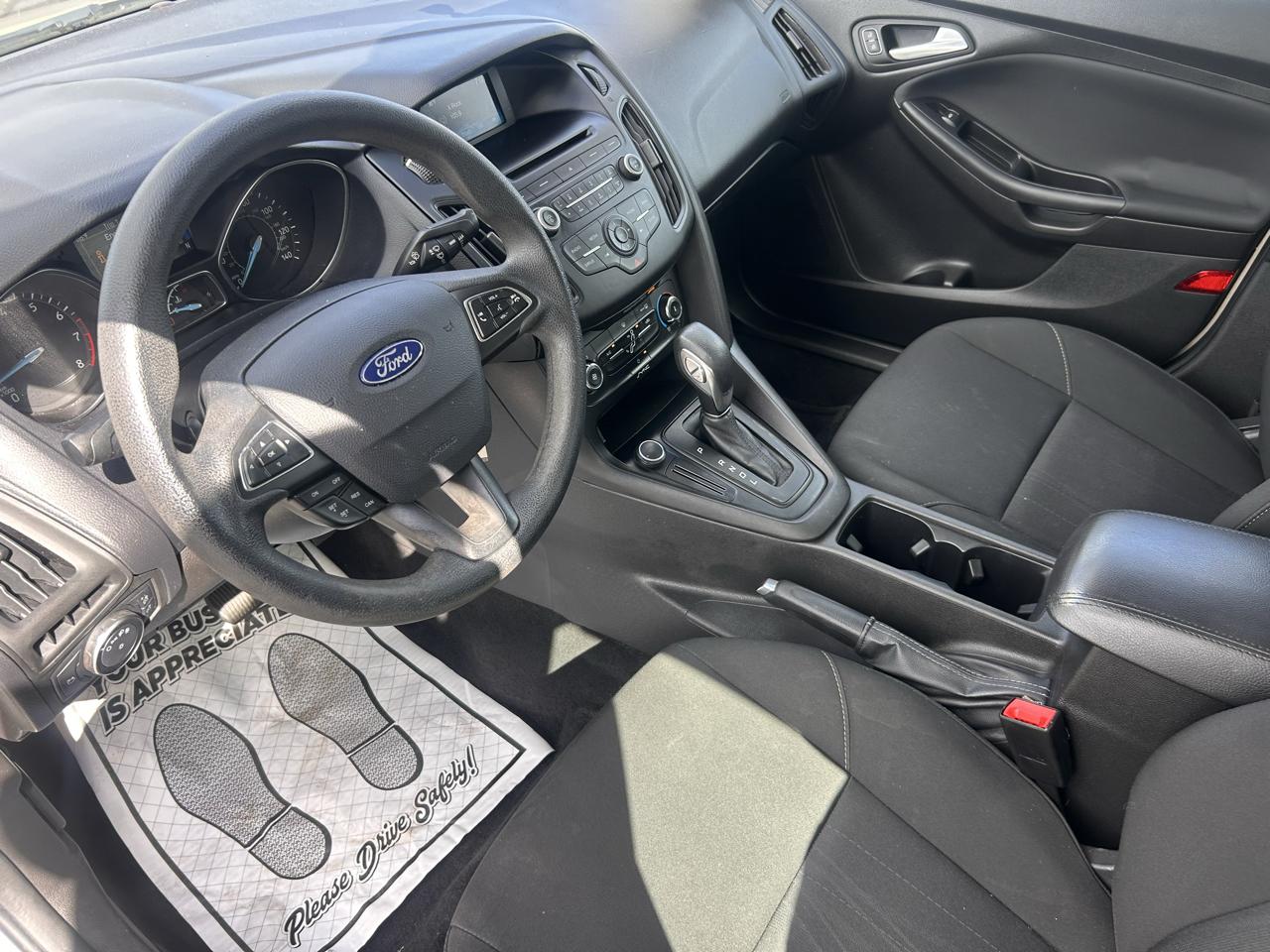 Ford Focus SE Sedan 2017