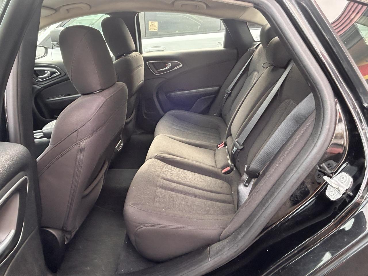 Chrysler 200 4dr Sdn Limited FWD 2015
