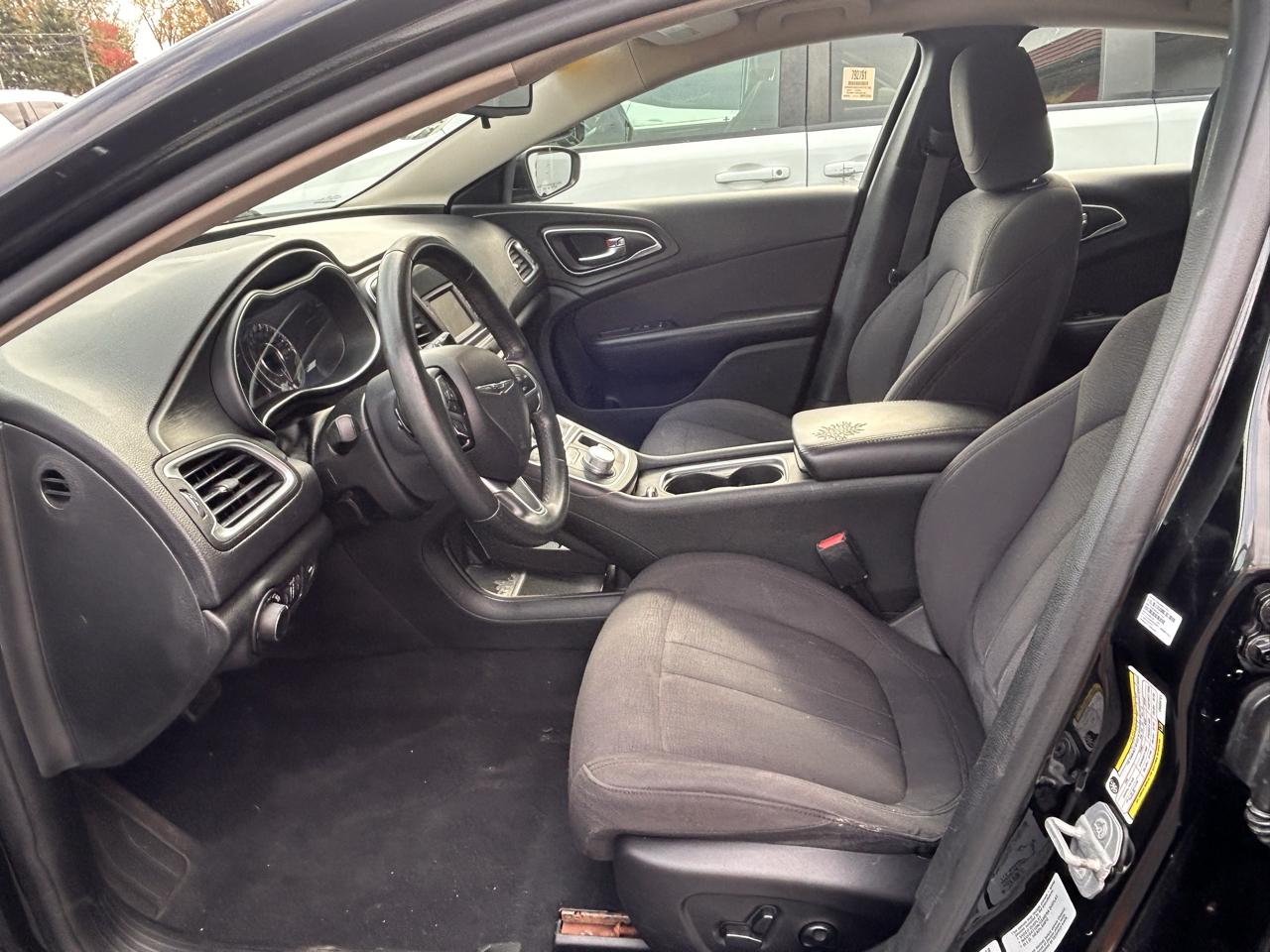 Chrysler 200 4dr Sdn Limited FWD 2015