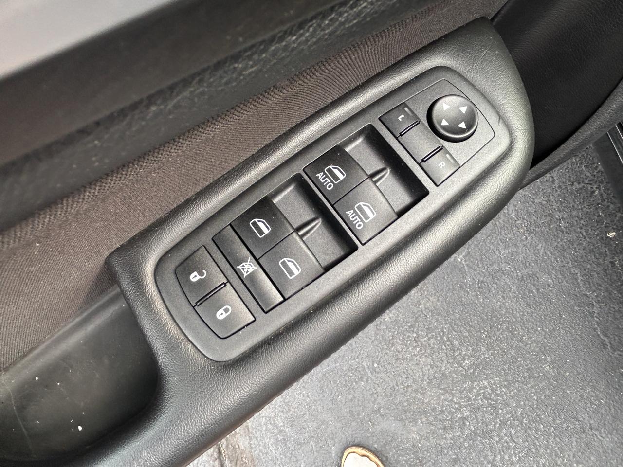 Chrysler 200 4dr Sdn Limited FWD 2015