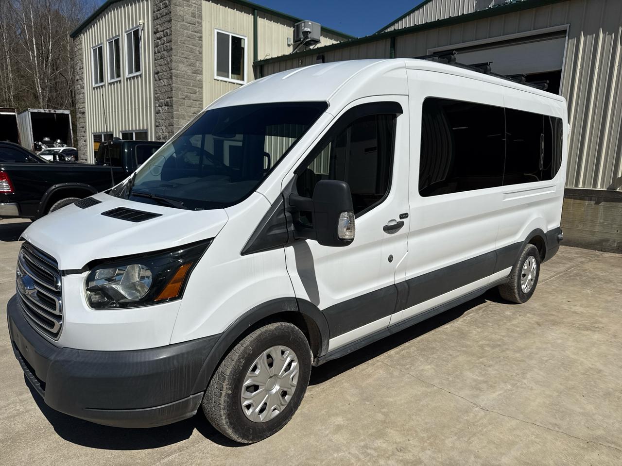 Ford Transit 350 Wagon Med. Roof XL w/Sliding Pass. 148-in. WB 2016