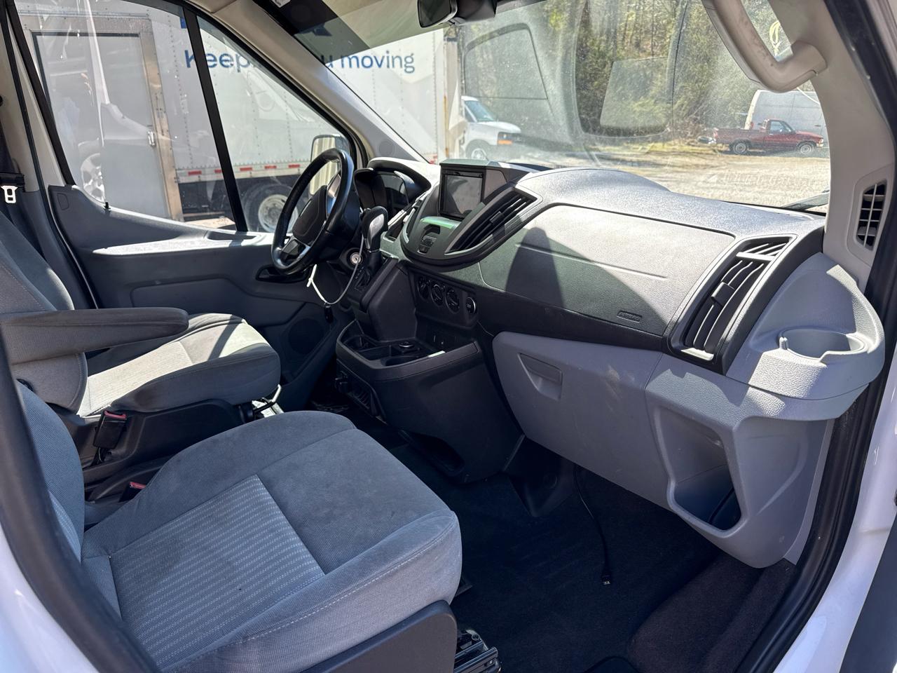 Ford Transit 350 Wagon Med. Roof XL w/Sliding Pass. 148-in. WB 2016