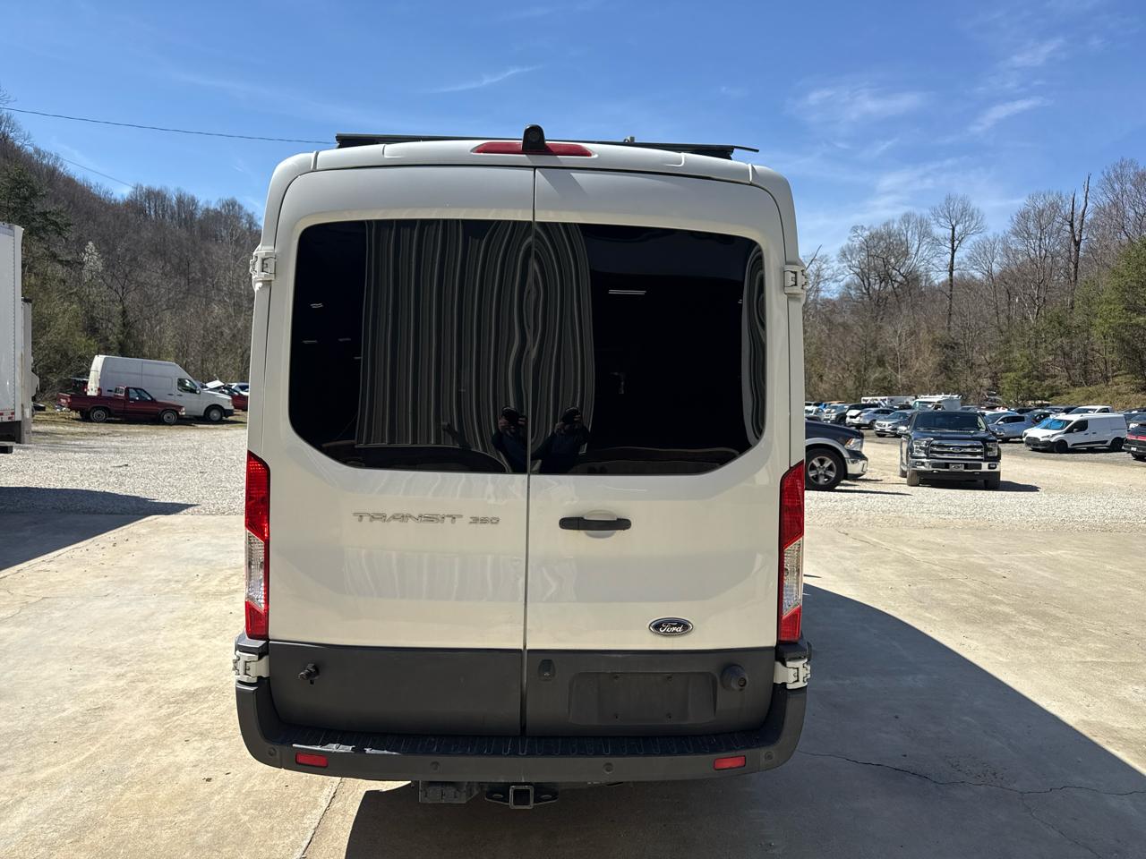 Ford Transit 350 Wagon Med. Roof XL w/Sliding Pass. 148-in. WB 2016