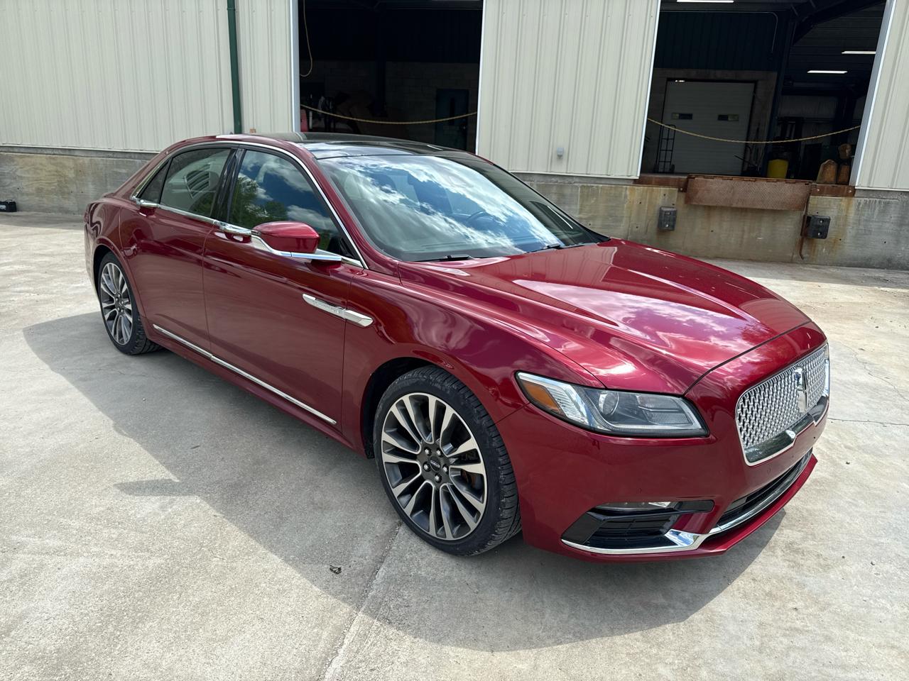 Lincoln Continental 4dr Sdn 2017