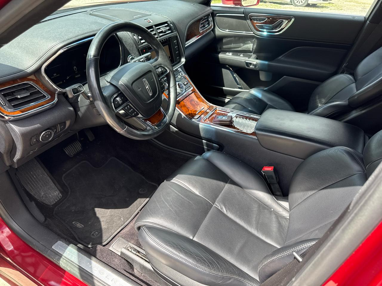 Lincoln Continental 4dr Sdn 2017