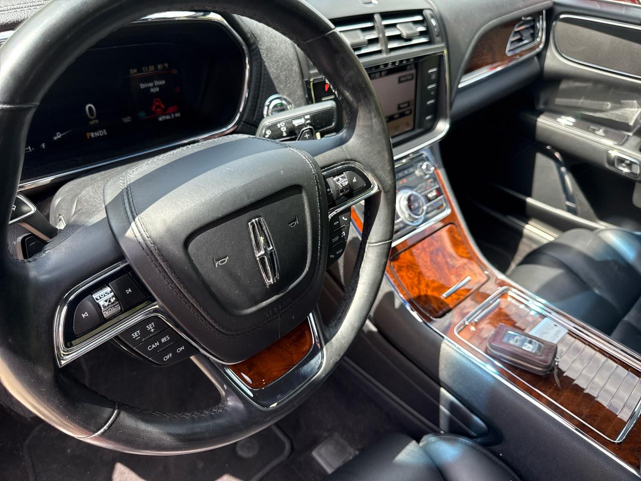 Lincoln Continental 4dr Sdn 2017