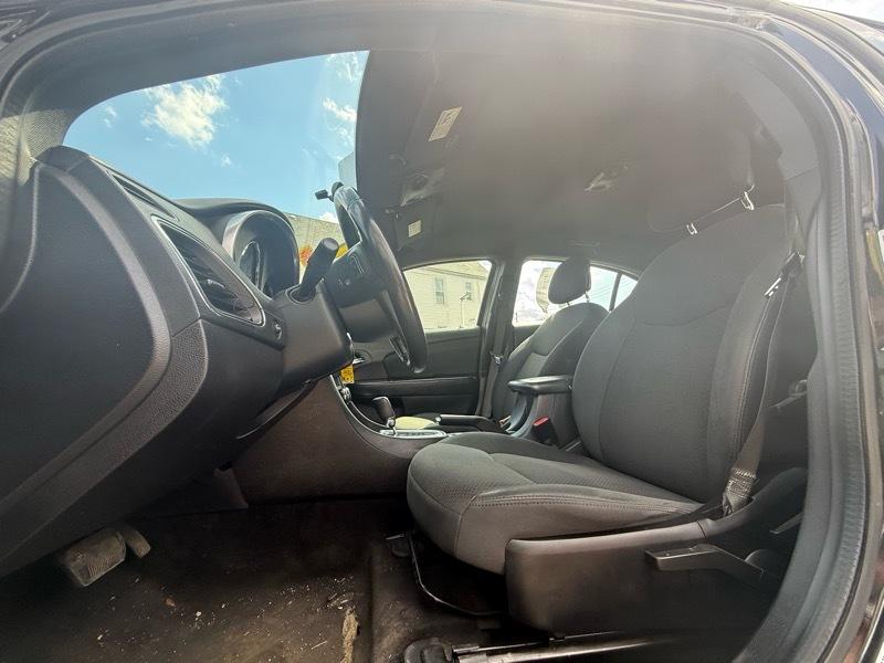 Chrysler 200 Touring 2011