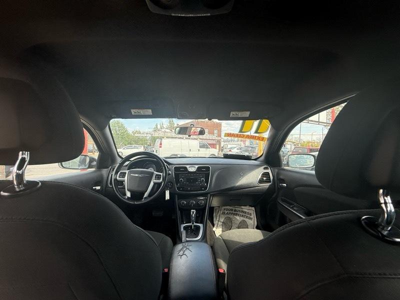 Chrysler 200 Touring 2011