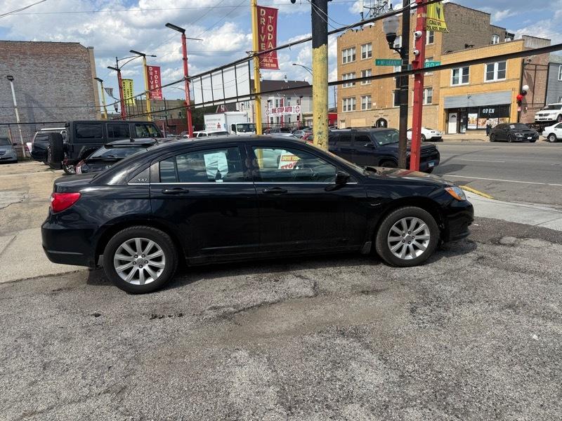 Chrysler 200 Touring 2011