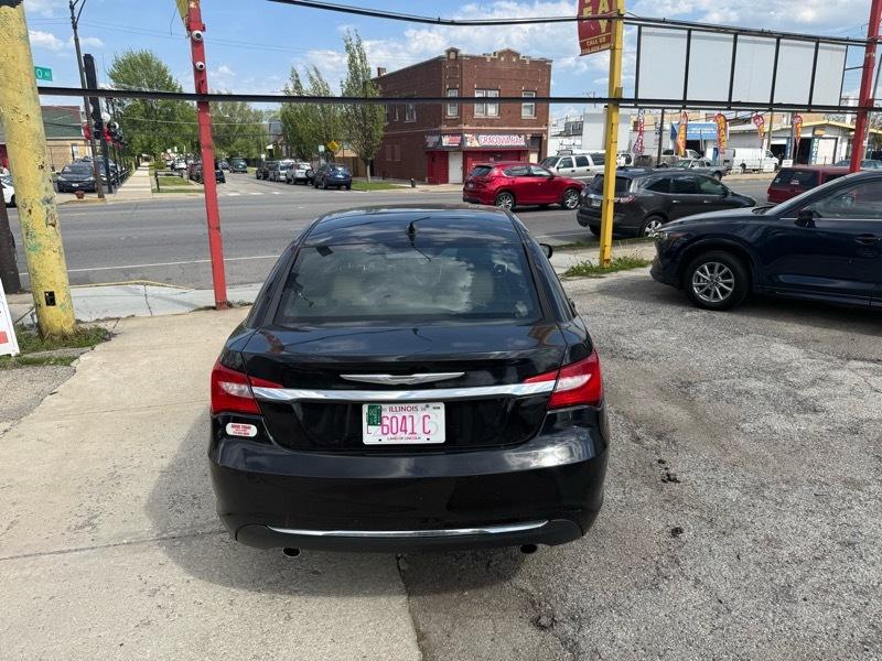 Chrysler 200 Touring 2011