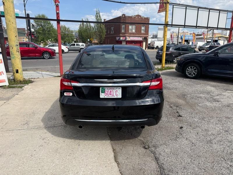 Chrysler 200 Touring 2011