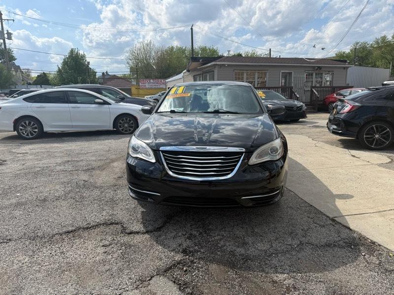 Chrysler 200 Touring 2011