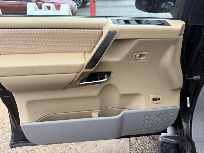 Nissan Armada SE 4WD Off-Road 2004