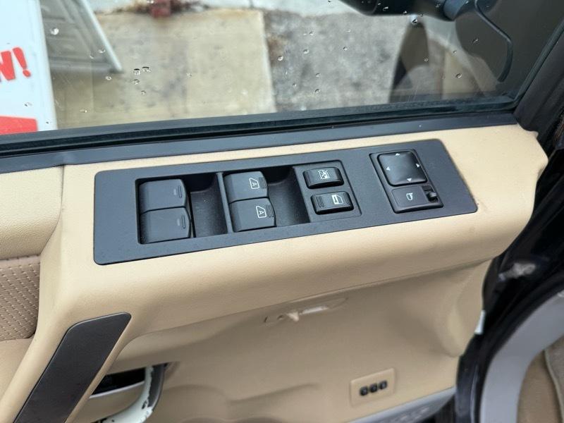 Nissan Armada SE 4WD Off-Road 2004