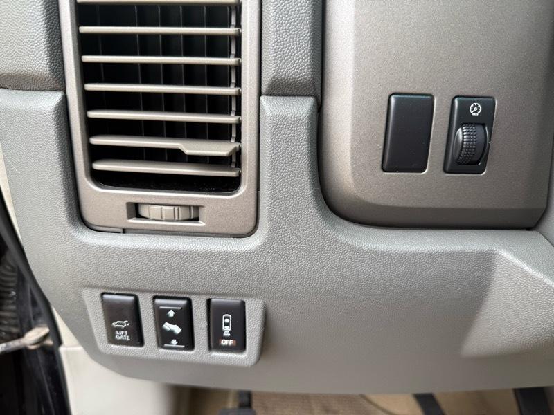 Nissan Armada SE 4WD Off-Road 2004