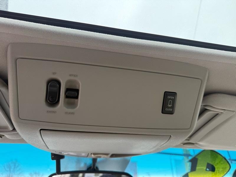 Nissan Armada SE 4WD Off-Road 2004