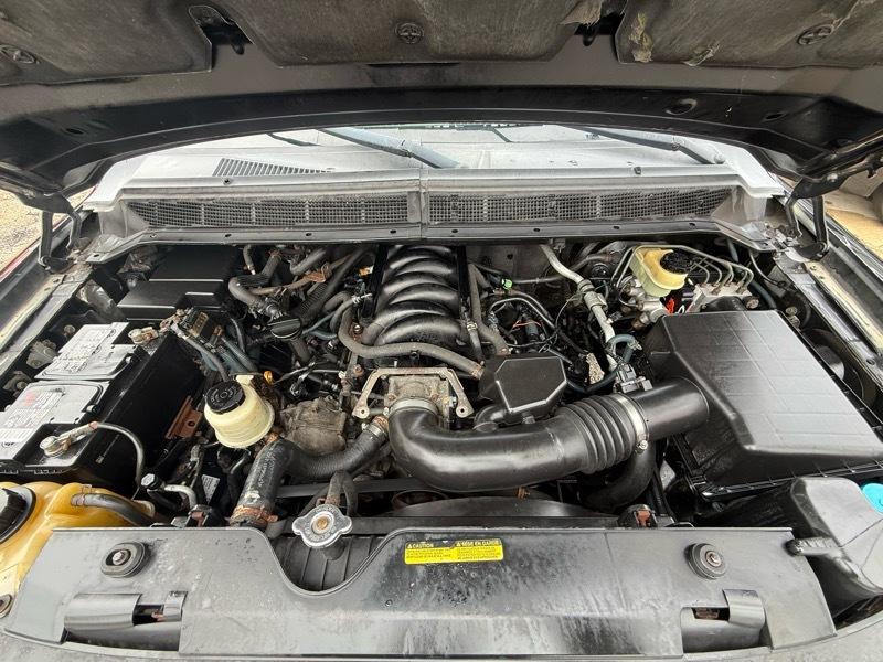 Nissan Armada SE 4WD Off-Road 2004