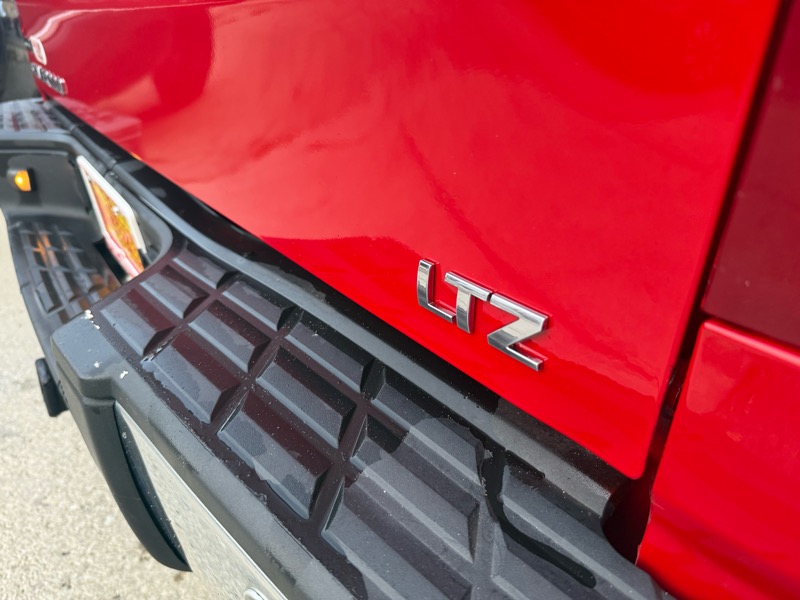 Chevrolet Silverado 1500 LTZ Crew Cab 4WD 2011 Chevrolet Silverado 1500 LTZ Crew Cab 4WD 2011