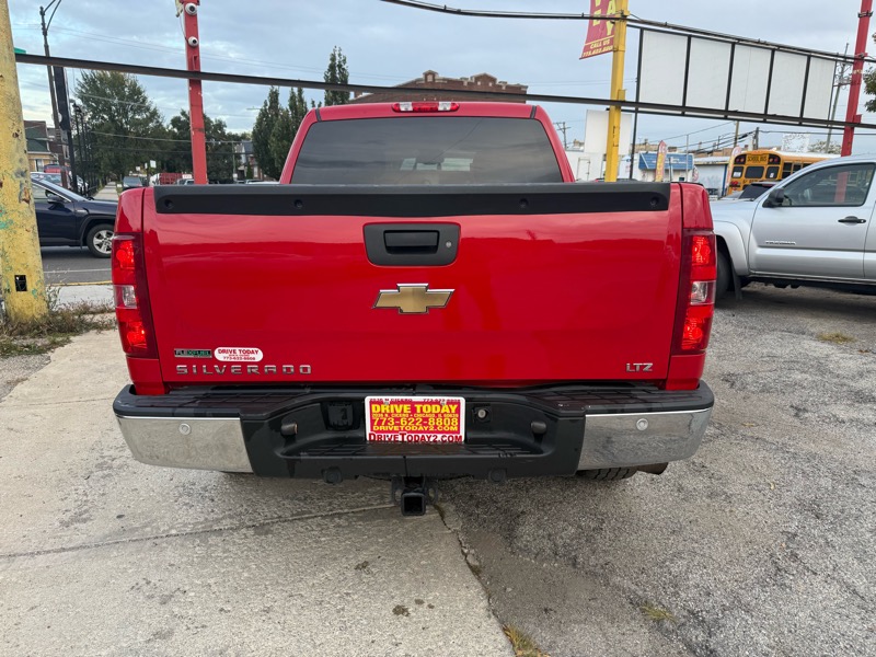 Chevrolet Silverado 1500 LTZ Crew Cab 4WD 2011 Chevrolet Silverado 1500 LTZ Crew Cab 4WD 2011