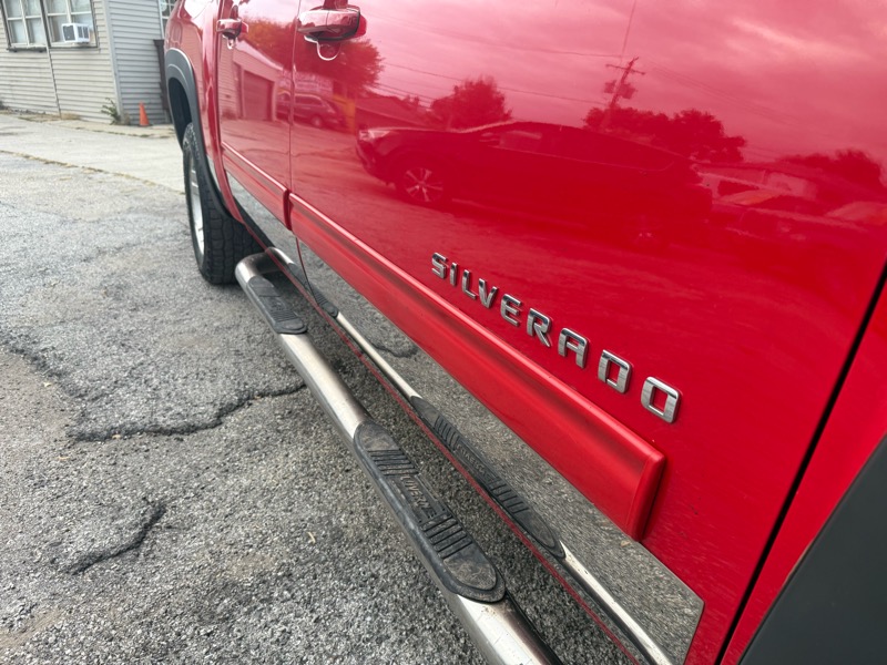 Chevrolet Silverado 1500 LTZ Crew Cab 4WD 2011 Chevrolet Silverado 1500 LTZ Crew Cab 4WD 2011