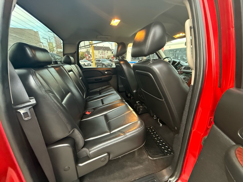 Chevrolet Silverado 1500 LTZ Crew Cab 4WD 2011 Chevrolet Silverado 1500 LTZ Crew Cab 4WD 2011