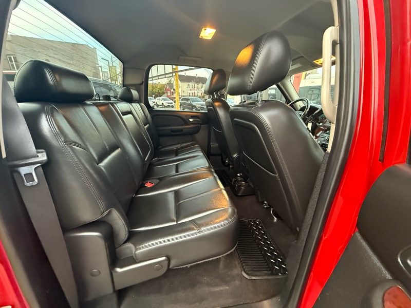 Chevrolet Silverado 1500 LTZ Crew Cab 4WD 2011 Chevrolet Silverado 1500 LTZ Crew Cab 4WD 2011