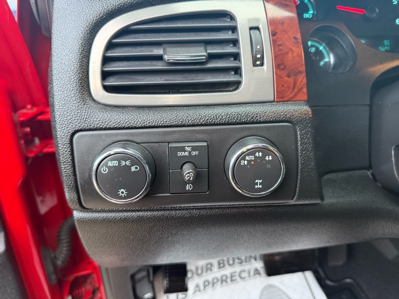 Chevrolet Silverado 1500 LTZ Crew Cab 4WD 2011 Chevrolet Silverado 1500 LTZ Crew Cab 4WD 2011