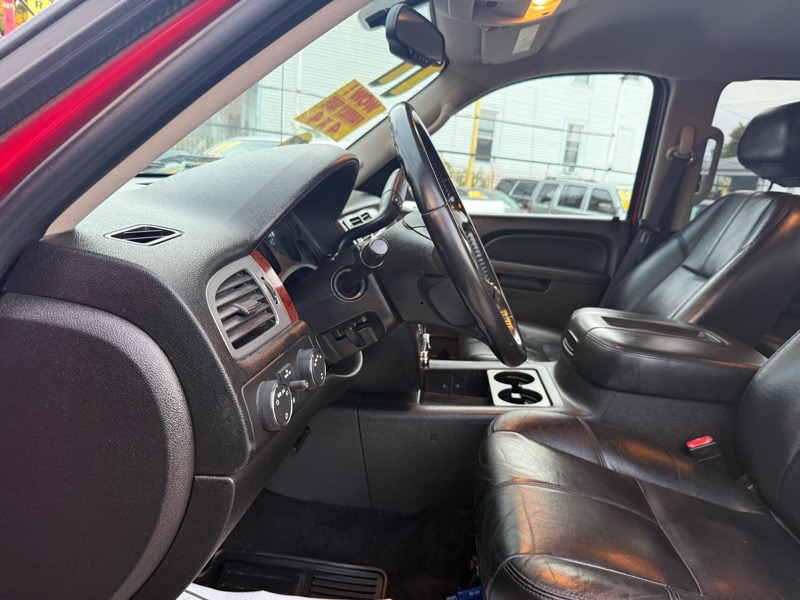 Chevrolet Silverado 1500 LTZ Crew Cab 4WD 2011 Chevrolet Silverado 1500 LTZ Crew Cab 4WD 2011