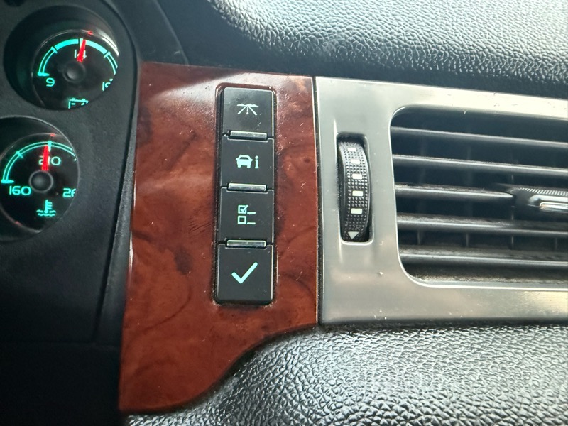 Chevrolet Silverado 1500 LTZ Crew Cab 4WD 2011 Chevrolet Silverado 1500 LTZ Crew Cab 4WD 2011