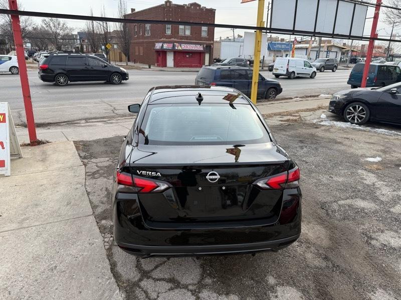 Nissan Versa SV 2025