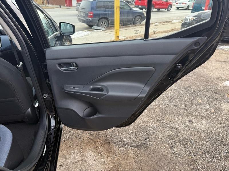 Nissan Versa SV 2025