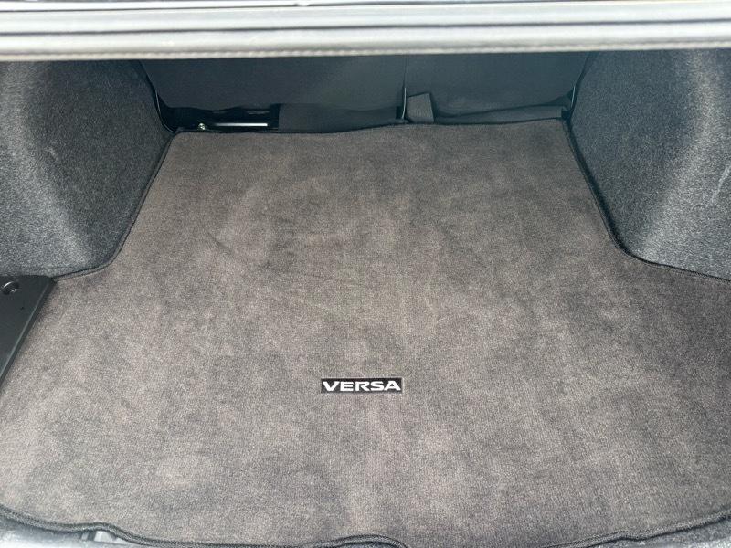 Nissan Versa SV 2025