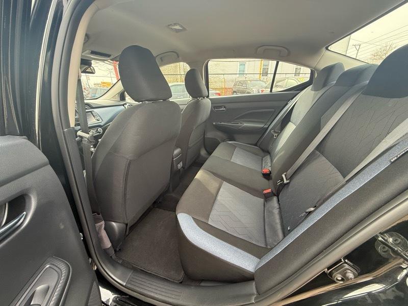 Nissan Versa SV 2025