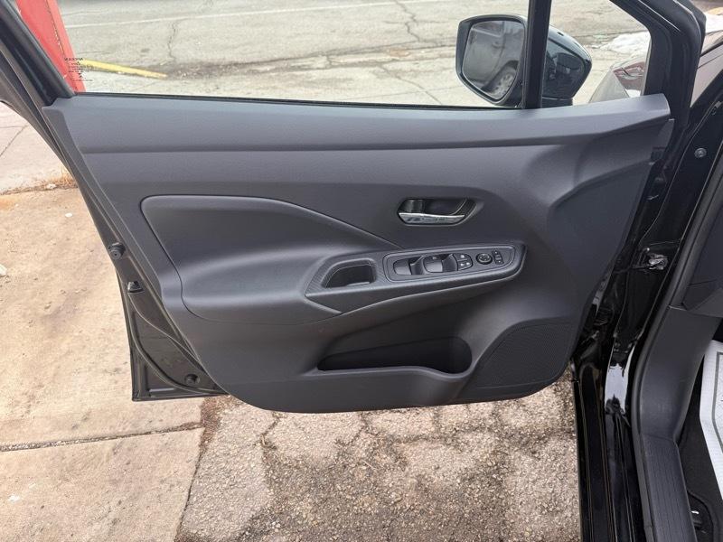 Nissan Versa SV 2025