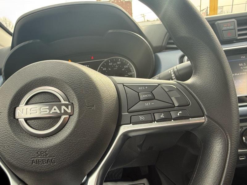 Nissan Versa SV 2025