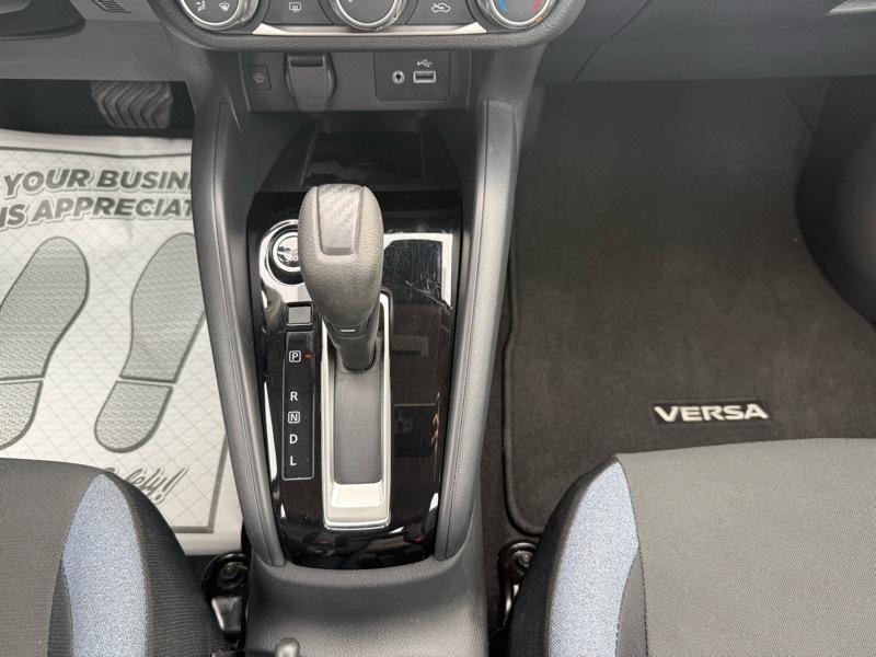 Nissan Versa SV 2025