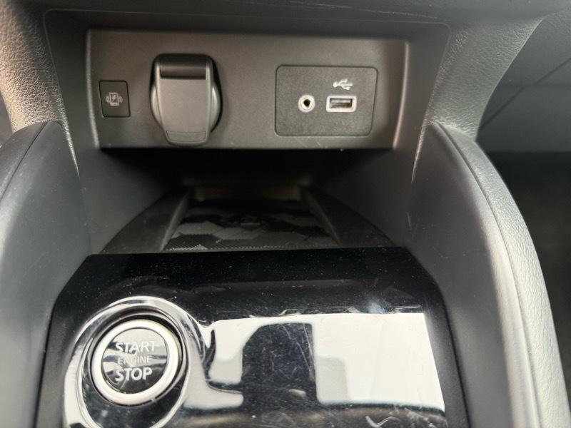 Nissan Versa SV 2025