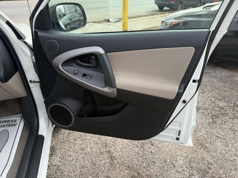 Toyota RAV4 Limited V6 2WD 2007