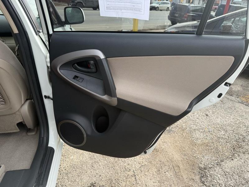 Toyota RAV4 Limited V6 2WD 2007