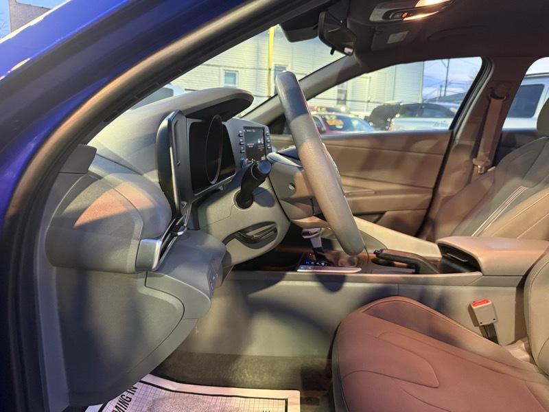 Hyundai Elantra SEL 2023