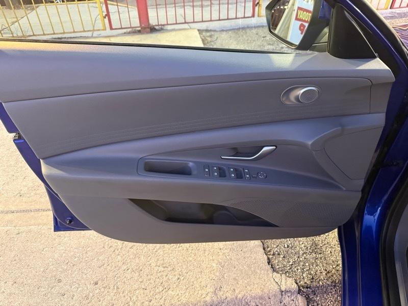 Hyundai Elantra SEL 2023