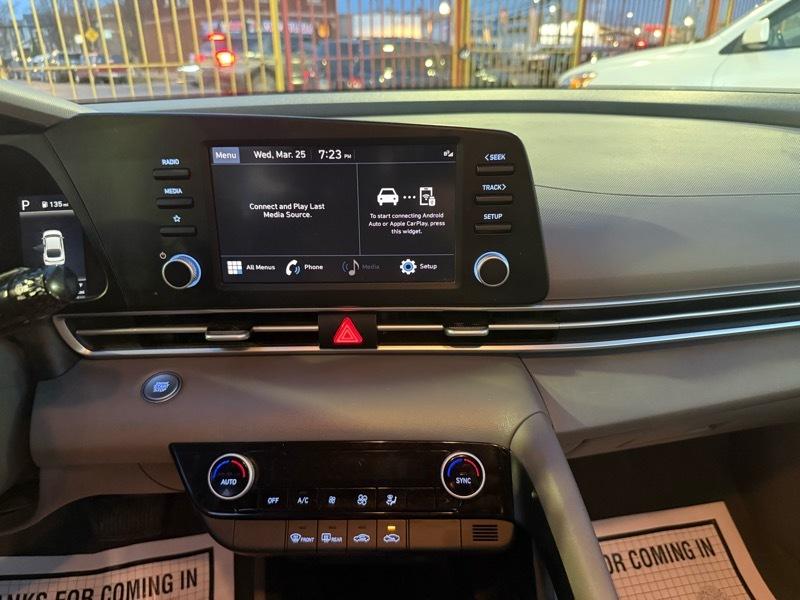 Hyundai Elantra SEL 2023