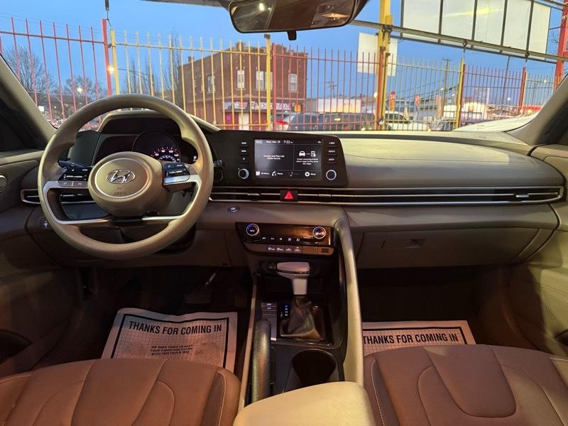 Hyundai Elantra SEL 2023