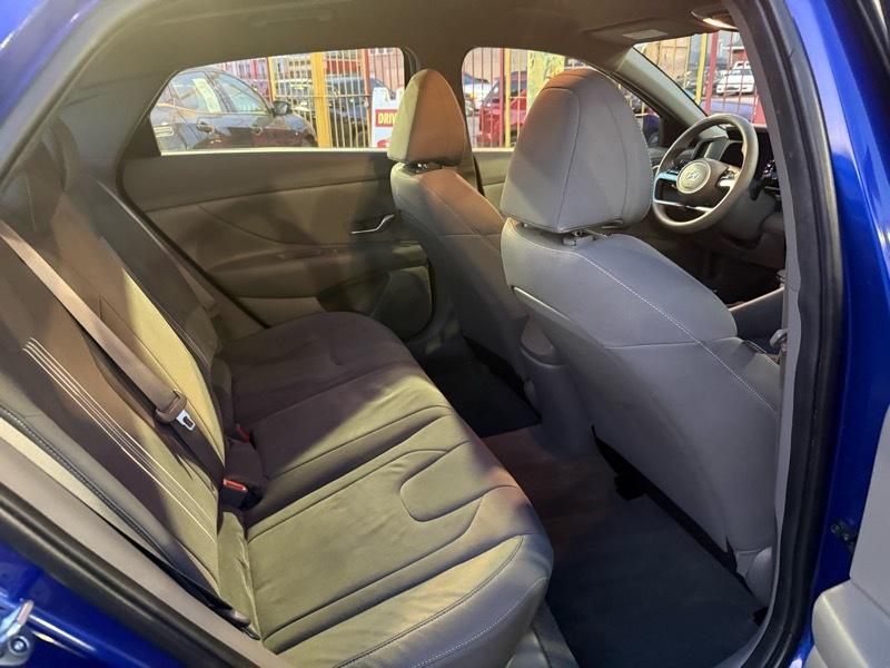 Hyundai Elantra SEL 2023