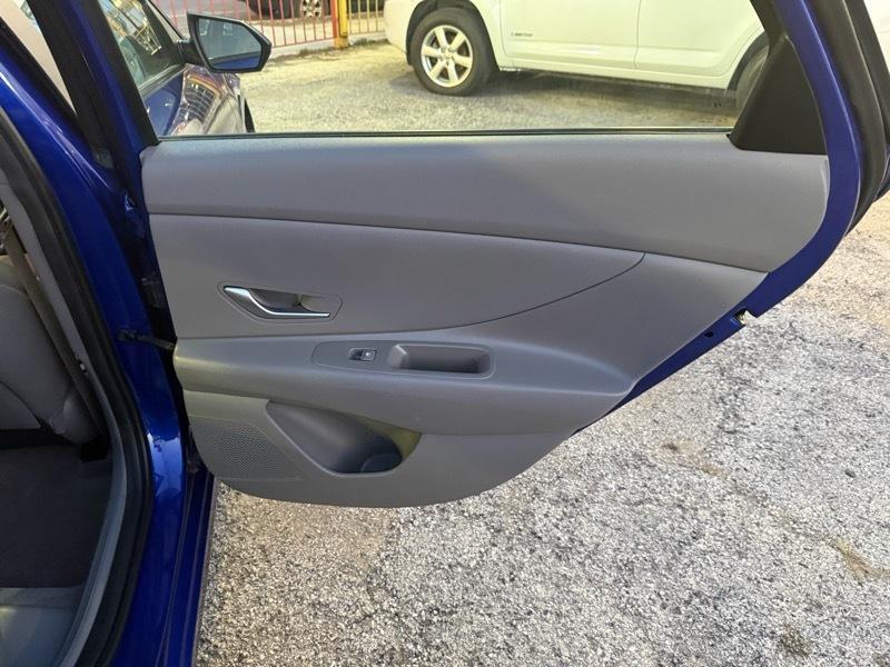 Hyundai Elantra SEL 2023