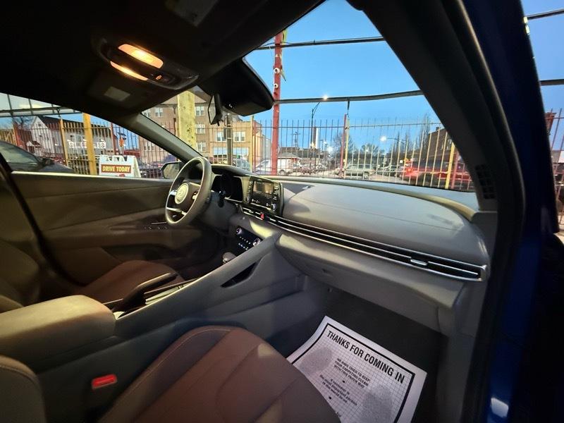 Hyundai Elantra SEL 2023