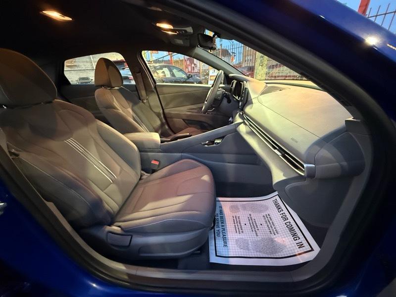 Hyundai Elantra SEL 2023