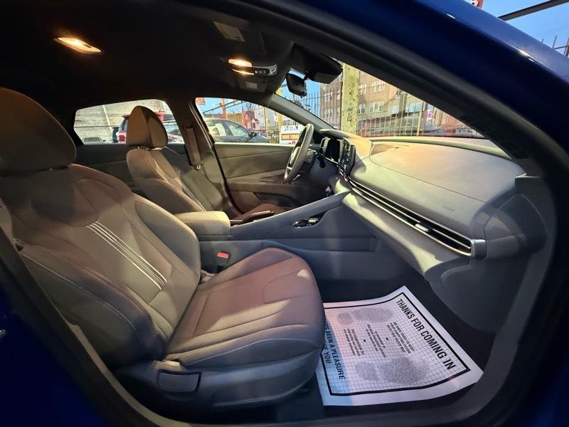 Hyundai Elantra SEL 2023