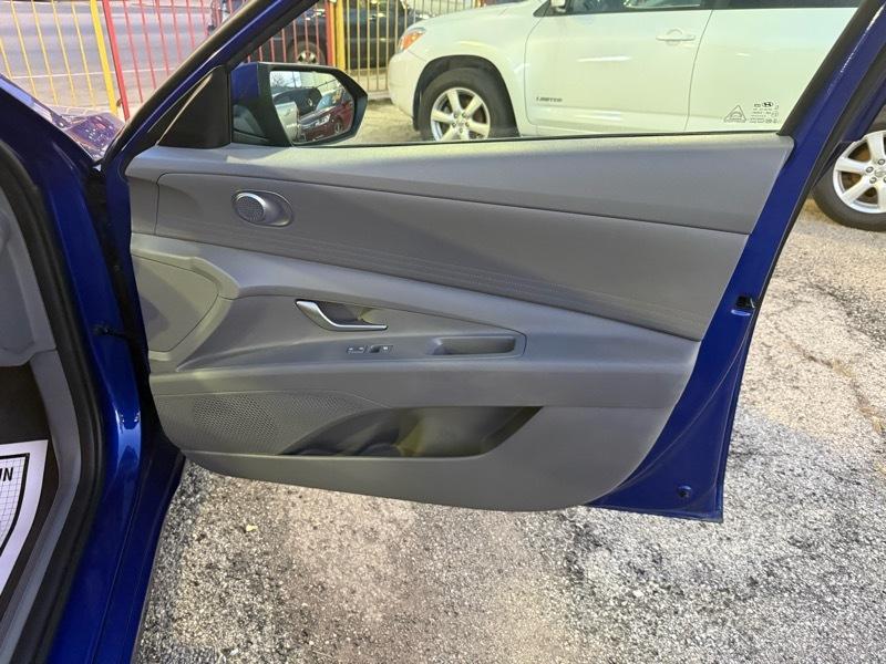 Hyundai Elantra SEL 2023